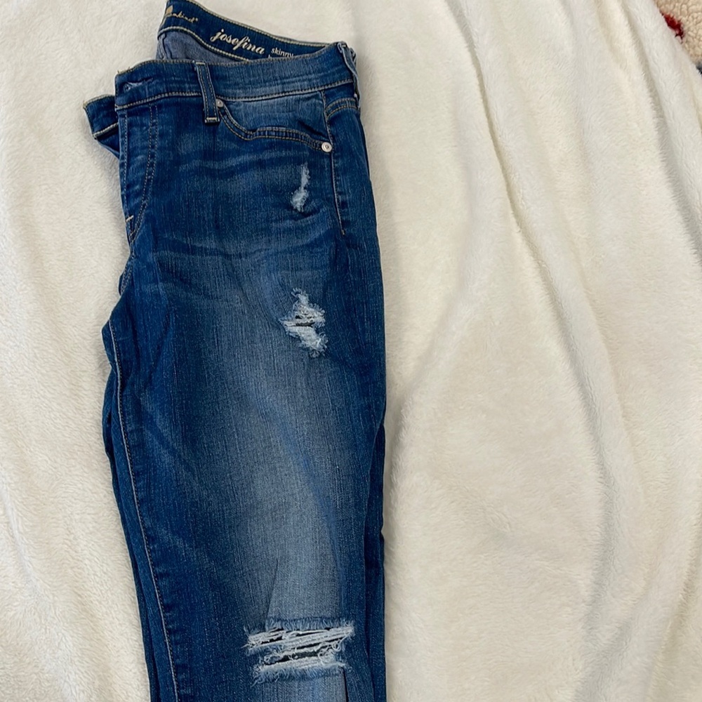 7 For All Mankind skinny boyfriend jeans! Size 27! Great condition!